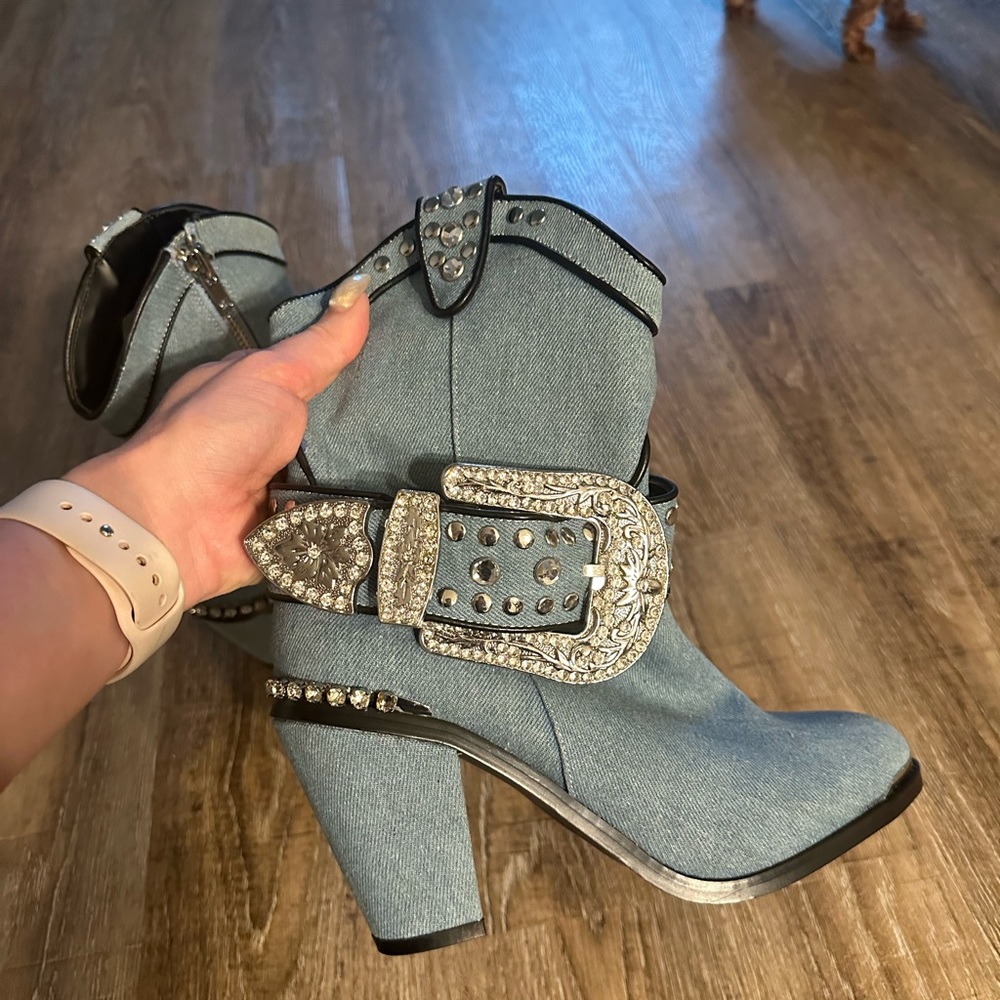 Women’s fashion boots